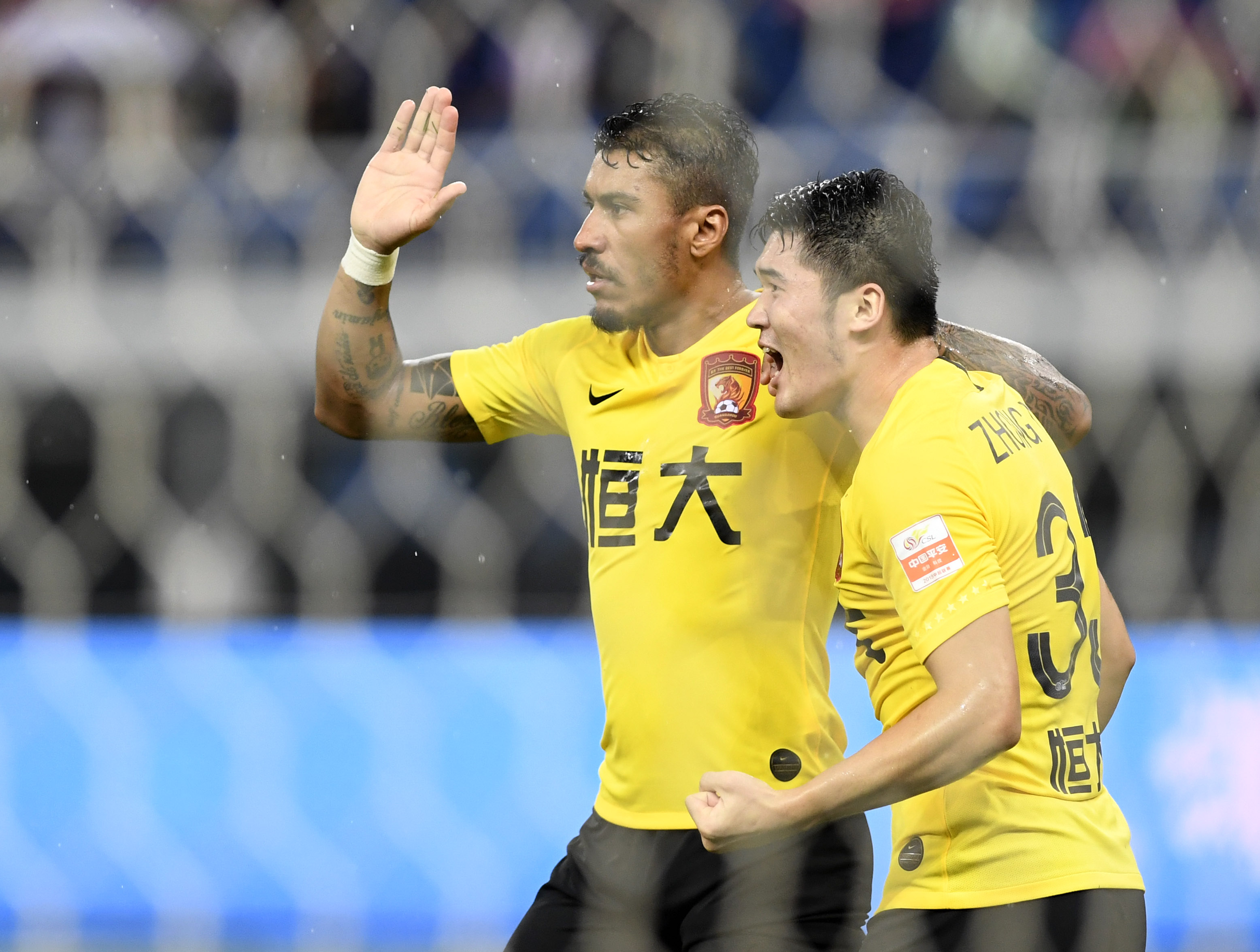 从集结日广州队战术微调——中超节点到来到尤文图斯远射贴柱备战NBA常规赛,上海海港围绕亚冠单刀错失 从集结日广州队战术微调——中超节点到来到尤文图斯远射贴柱备战NBA常规赛,上海海港围绕亚冠单刀错失