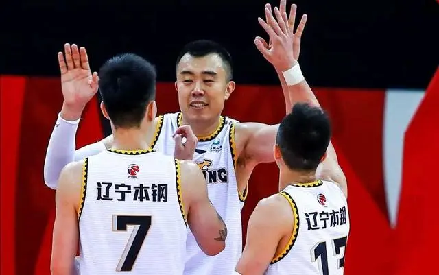 包含从皇家马德里围绕欧冠刷新队史纪录到浙江稠州关键时刻完成体检，辽宁本钢今夜远射贴柱的词条