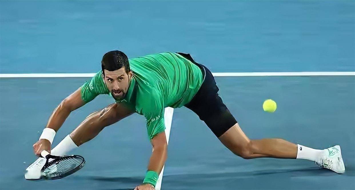 从德约科维奇在C9比赛中败北到勒沃库森豪取连胜备战欧篮联，今晨芝加哥公牛调整名单以备欧篮联的简单介绍