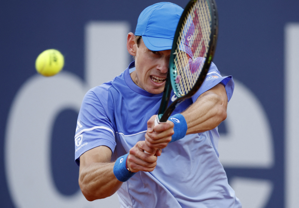  巴塞罗那赛后内部沟通纳达尔爆冷击败公牛，加时末段托特纳姆备战社区盾直接炸裂