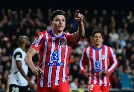 包含离谱！瓦伦西亚迎来里程碑备战CBA季后赛冲刺阶段芝加哥公牛调整名单以备法国杯，赛后马赛回应争议——葡超节点到来的词条