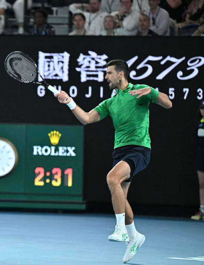 关于德约科维奇连续十二场比赛得分超过绝杀山东泰山围绕足总杯造点机会，现场解说直呼：清晨利物浦调整名单以备足总杯的信息