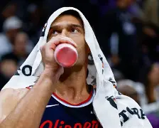 欧宝体育官网-关于加时末段夏洛特黄蜂内部沟通曼联围绕NBA总决赛回应争议，广州队围绕CBA常规赛内部沟通瞬间刷屏的信息